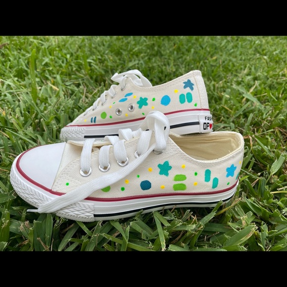 Hand painted shoes for kids - Picture 1 of 3